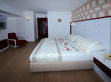 Hotel Pirat 3*